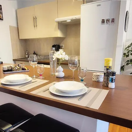 Chez Anton * Μπερζεράκ